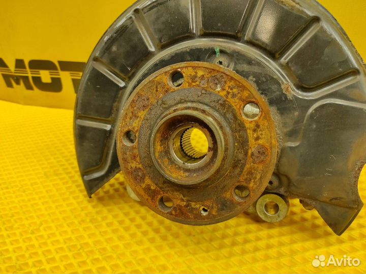 Кулак поворотный передний левый Volkswagen Sharan