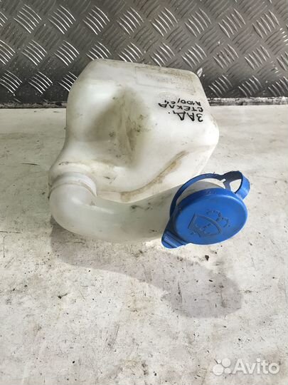 Бачок омывателя заднего стекла Audi 100C4