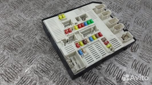 Блок предохранителей renault megane 3 (6AD14M101)