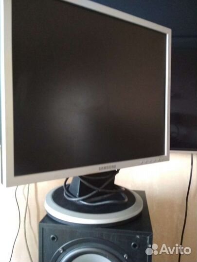 Монитор Samsung 940N