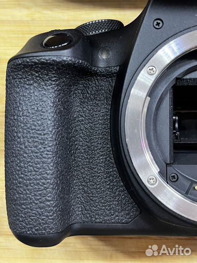 Canon 2000d kit на гарантии