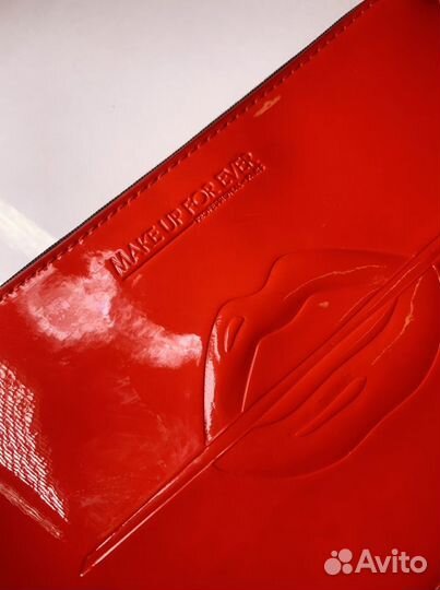 Лаковая косметичка Make Up Forever