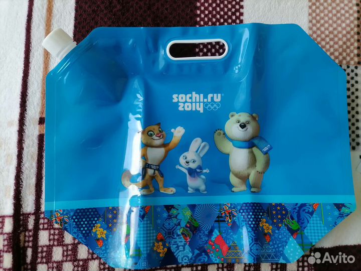 Пластиковая емкость для воды