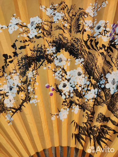 Веер бумажный из дерева