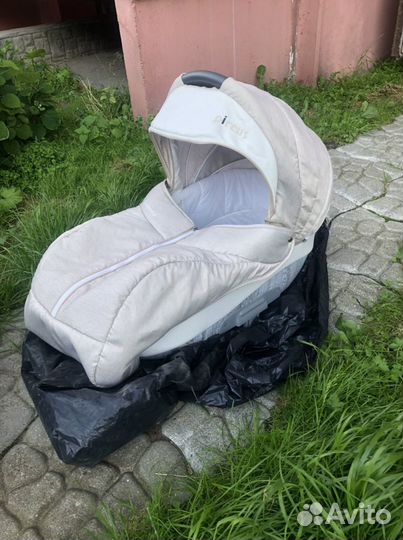 Универсальная коляска Camarelo Pireus (3 в 1)