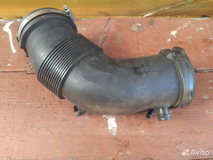 Патрубок воздушного фильтра Audi A8 D3 4E