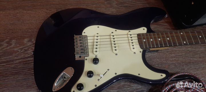 Электрогитара с комбоусилителем, кабель,чехол, б/у