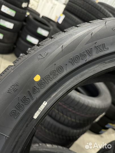 Grenlander IceHawke II 255/45 R20 105V