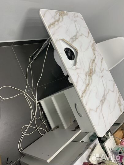 Маникюрный стол бу