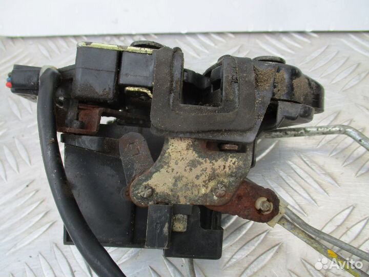 Замок передней левой двери Kia Spectra 2006г