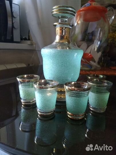 Графин с рюмками СССР зелёный