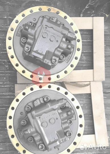 Гидромотор хода PC300-7 708-8H-00320