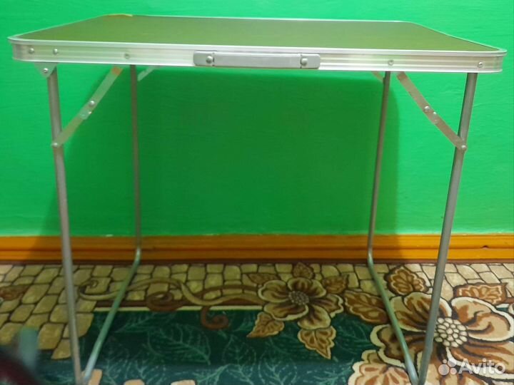 Стол чемодан