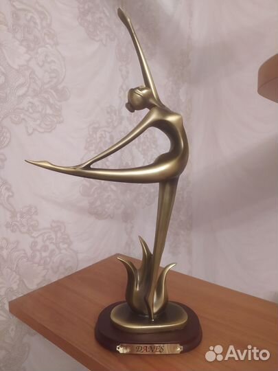 Статуэтки из полистоуна