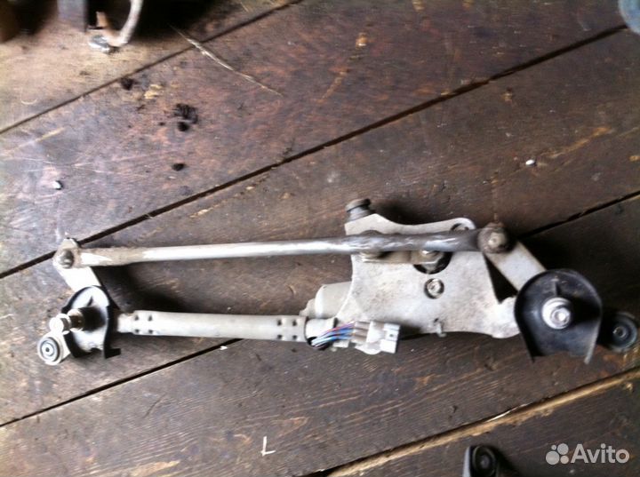 Трапеция дворников с мотором Corolla E150