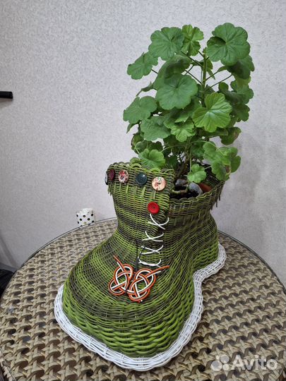 Кашпо уличное для цветов