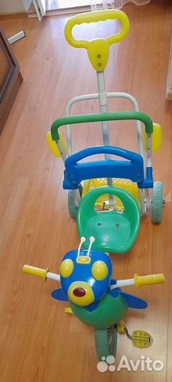 Трехколесный детский велосипед с ручкой б/у