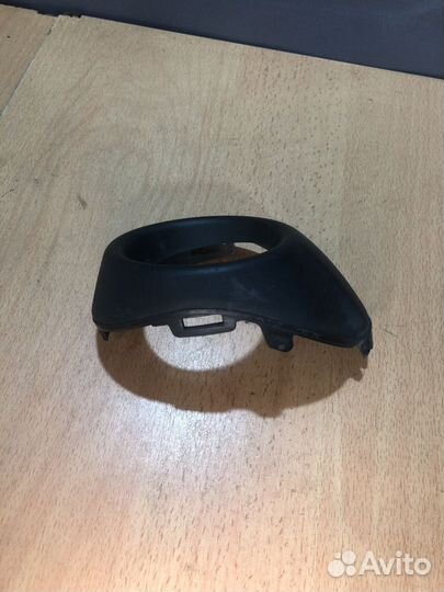 Рамка противотуманной фары левой Ford Focus III (2