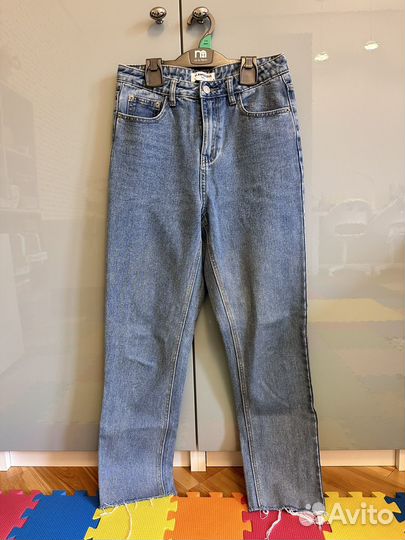 Прямые джинсы Glamorous с мокрым эффектом