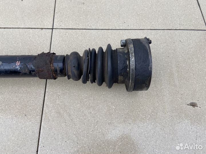 Привод передний правый Volkswagen Passat B3