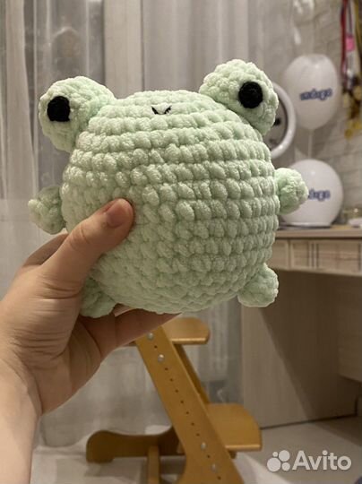 Игрушка лягушка