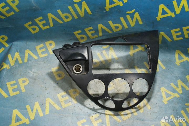 Рамка магнитолы Ford Focus 1