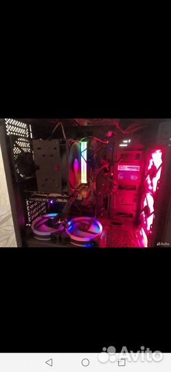 Мощный игровой компьютер с монитором