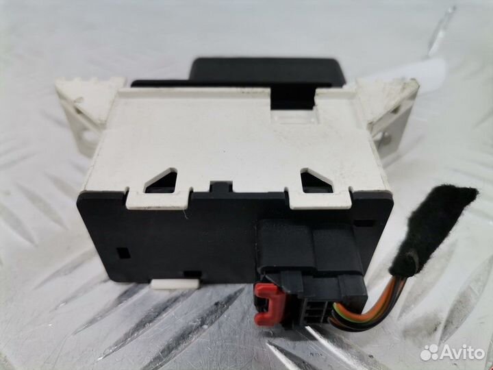 Кнопка аварийной сигнализации Ford Focus 2000