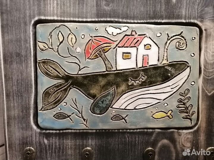 Ключница деревянная с керамикой