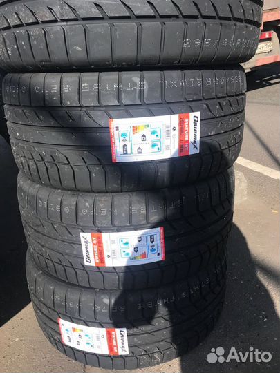 Шины на Range Rover 275/40R22 лето новые