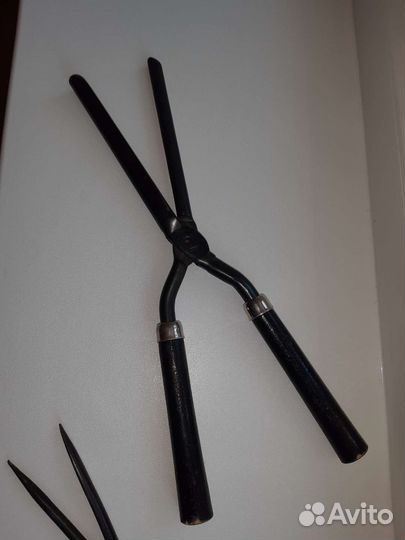 Старинные щипцы для завивки волос