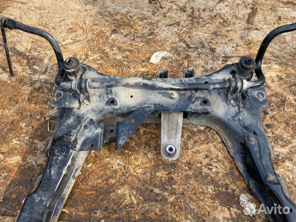 Передний подрамник Nissan X-Trail T32