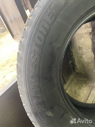 Bridgestone Blizzak Spike-01 255/65 R17