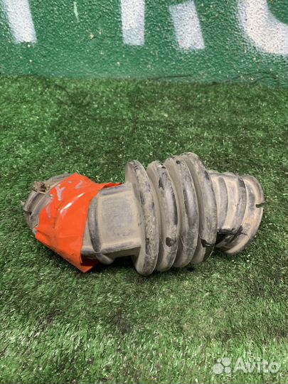 Патрубок воздушного фильтра Ford Focus 2