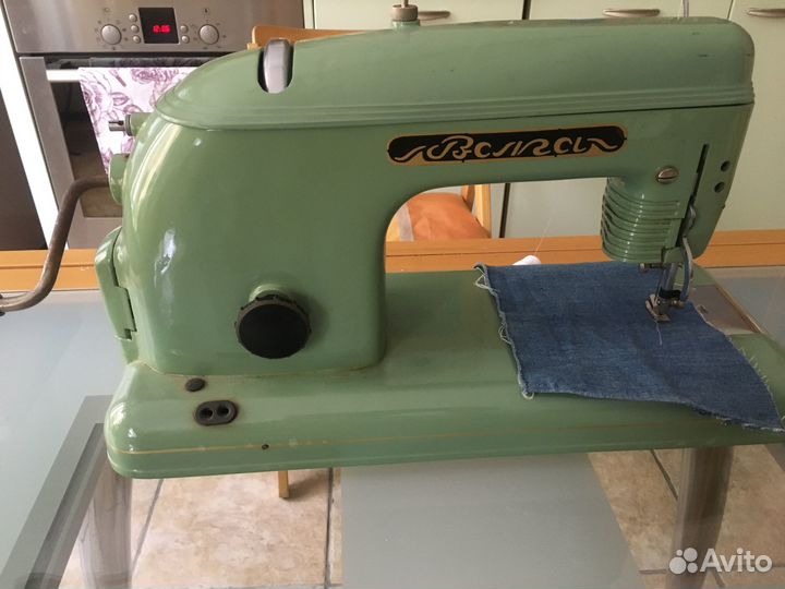 Швейная машинка Волга в рабочем состоянии