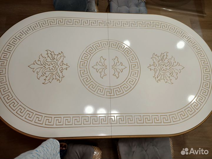 Кухонный стол и стулья комплект