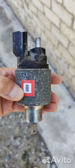 Втягивающее реле стартера Toyota Corolla E180