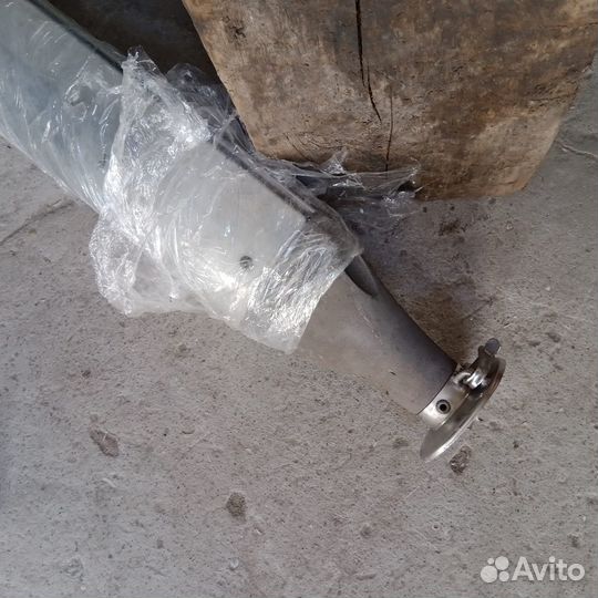 Гик для парусной яхты