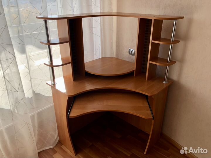 Компьютерный угловой письменный стол бу