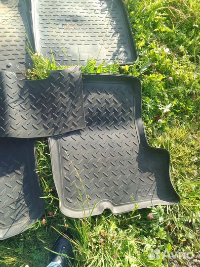 Автомобильные коврики Рено Сандеро 1,не оригинал