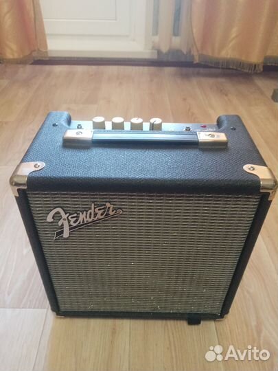 Басовый комбоусилитель Fender Rumble 15