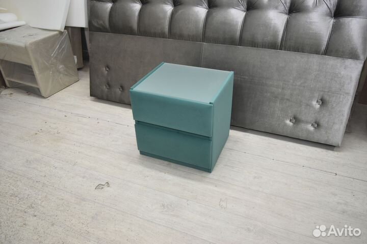 Тумба прикроватная