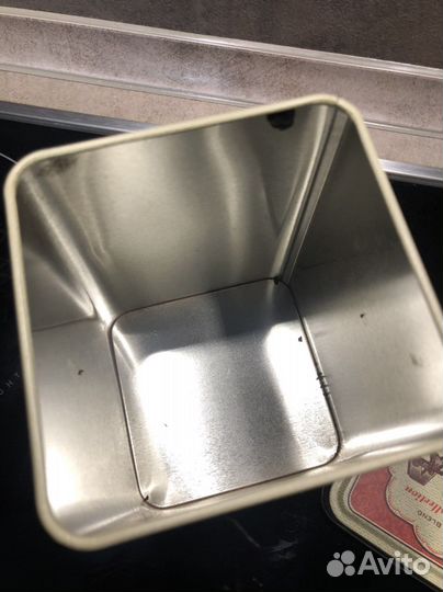 Жестяная банка для чая