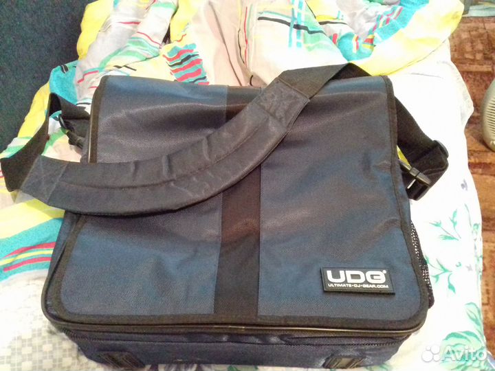 UDG Ultimate CourierBag DeLuxe 17