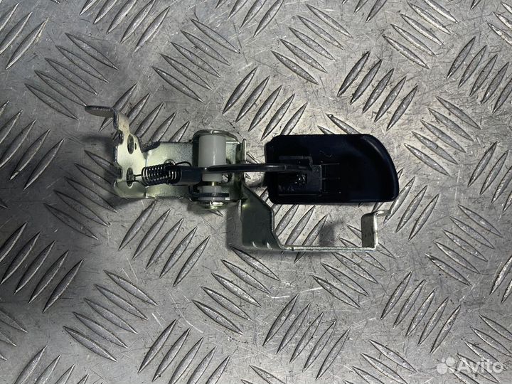 Ручка открытия бензобака Kia Rio (JB) II рестайлин