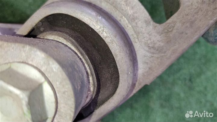 Опора (подушка) двигателя задняя Nissan Qashqai J