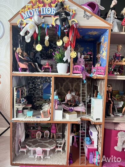 Кукольный домик с мебелью
