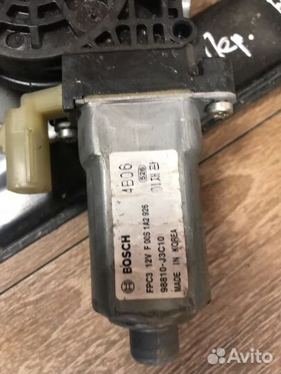 Шевроле Авео Т-300 задний правый стеклоподъемник