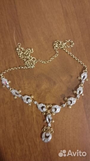 Золотое колье с бриллиантами