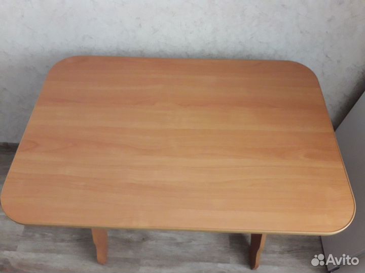 Кухонный стол 60х90, б/у